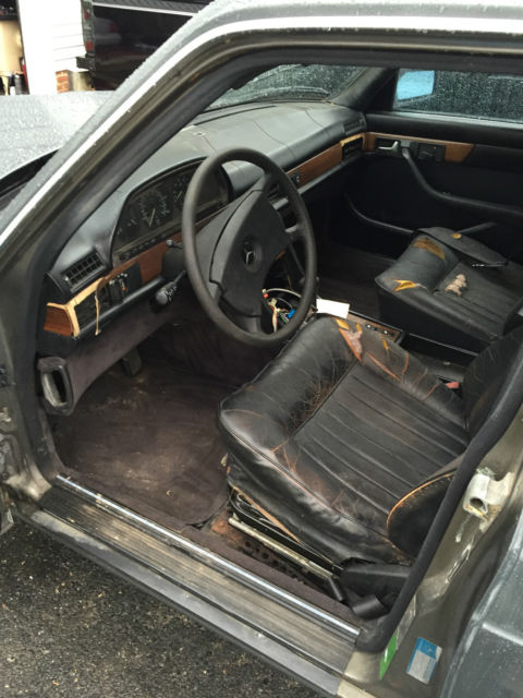 1981 Mercedes-Benz 300-Series - photo 7