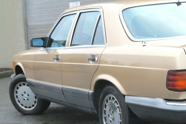 1981 Mercedes-Benz 300-Series 300SD - photo 6