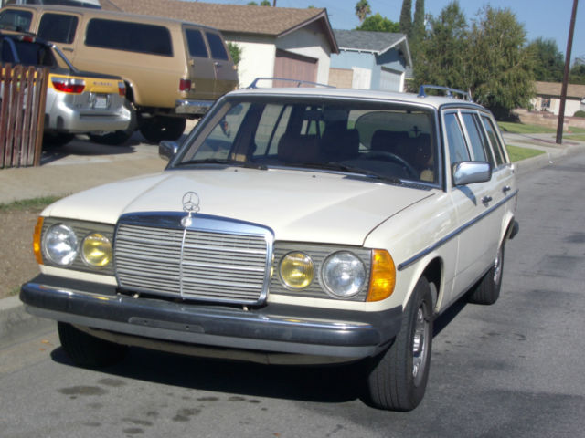 1981 Mercedes-Benz 300-Series 300TD - photo 2