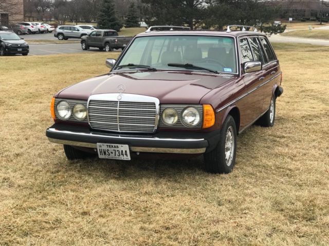 1981 Mercedes-Benz 300-Series Base Wagon 4-Door - photo 3