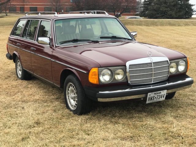 1981 Mercedes-Benz 300-Series Base Wagon 4-Door - photo 4