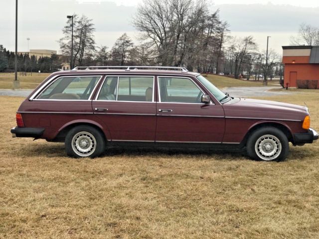 1981 Mercedes-Benz 300-Series Base Wagon 4-Door - photo 8