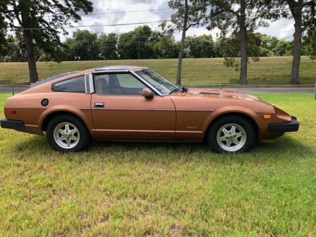 1981 Nissan 280ZX - photo 2