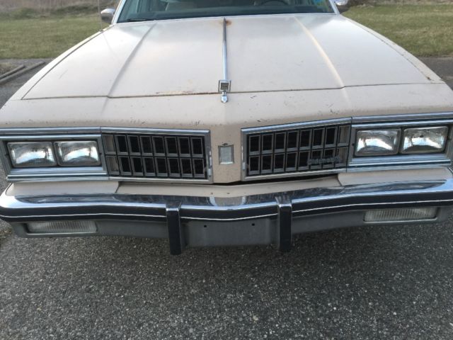 1981 Oldsmobile Custom Cruiser - photo 11