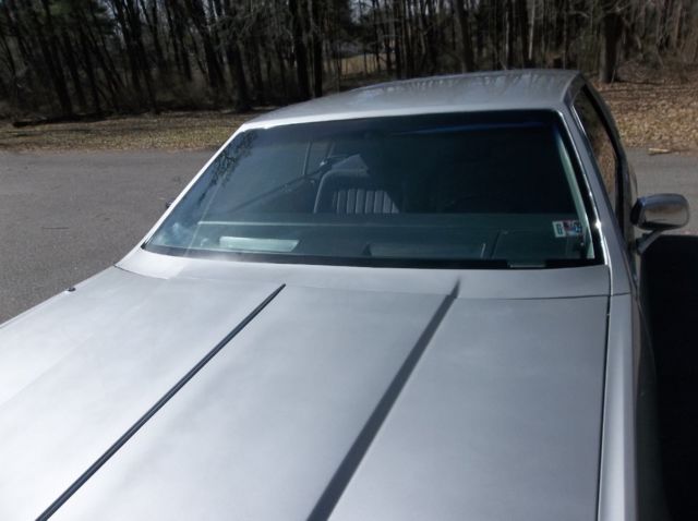 1981 Oldsmobile Toronado Brougham - photo 2