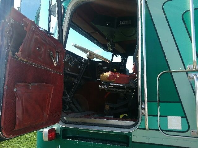 1981 Other Makes 362 Base Tractor Truck - High Tilt - photo 3