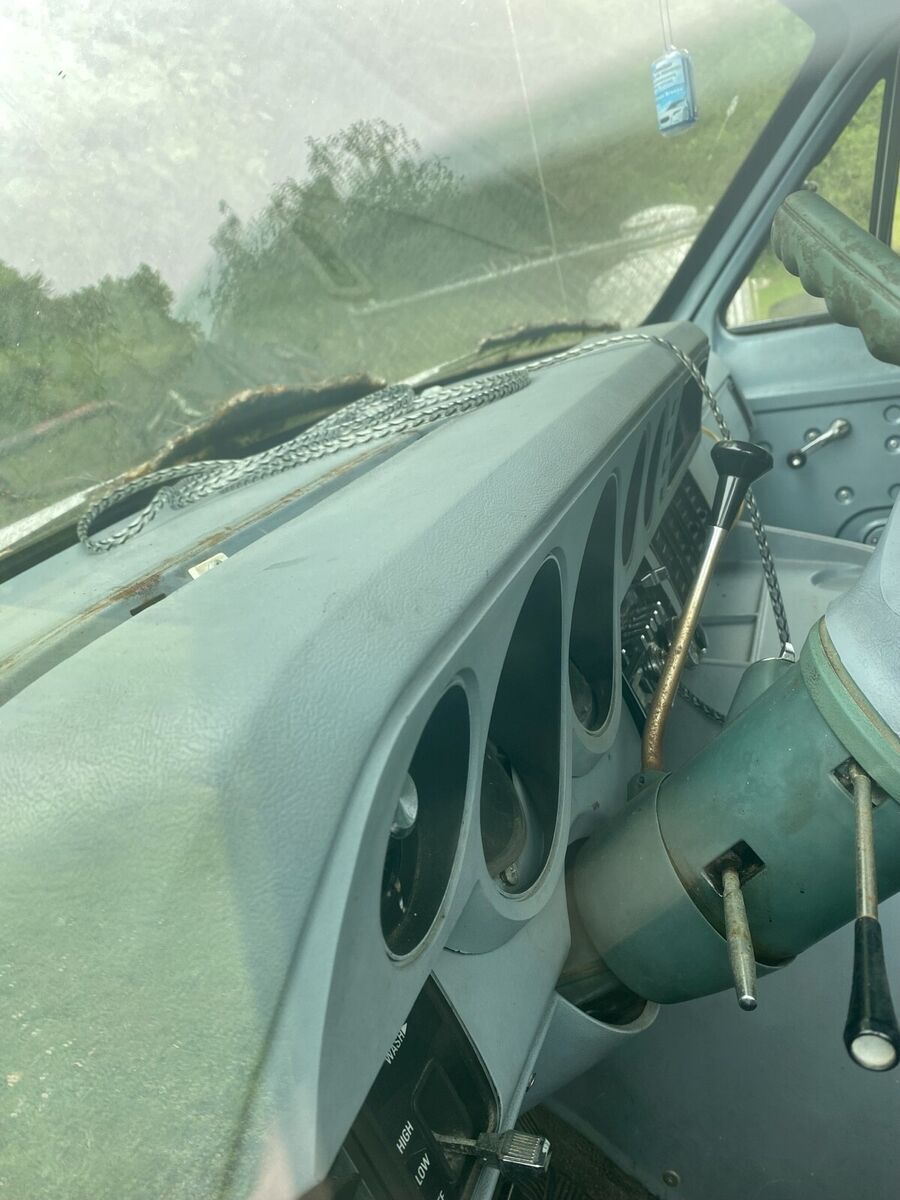 1981 Plymouth Voyager PB350 - photo 4