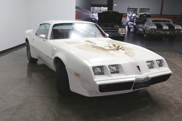 1981 Pontiac Trans Am 2DR COUPE - photo 2
