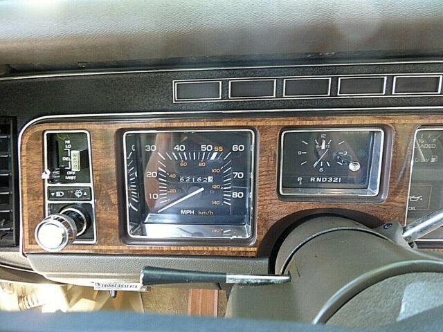 1981 Pontiac Bonneville - photo 9