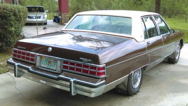 1981 Pontiac Bonneville 5.7 diesel rare car one owner-estate 69k miles-nice car 1981 Pontiac Bonneville diesel