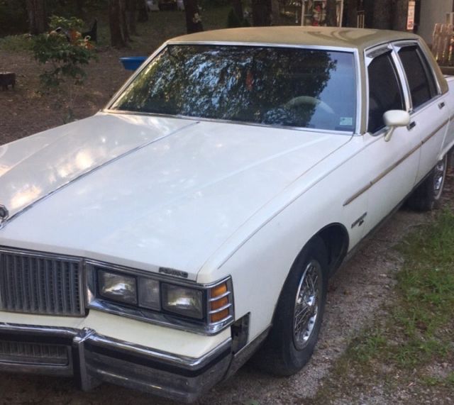 1981 Pontiac Bonneville - photo 2