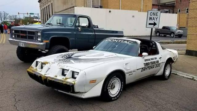 1981 Pontiac Firebird Trans Am Daytona 500 Pace Car signed by Richard Petty 1981 Pontiac Trans Am Pace Car