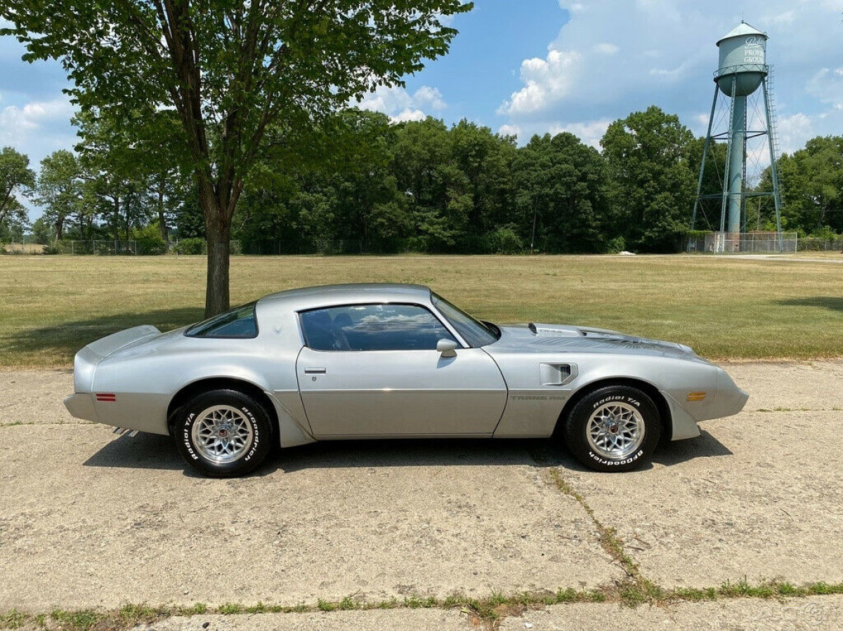 1981 Pontiac Trans Am Firebird Trans Am with ONLY 15K Miles - photo 9
