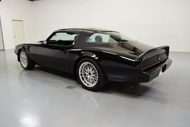1981 Pontiac Firebird Trans Am Restomod - photo 3