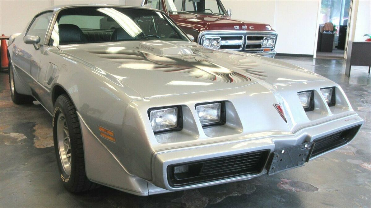 1981 Pontiac Firebird Trans Am - photo 2