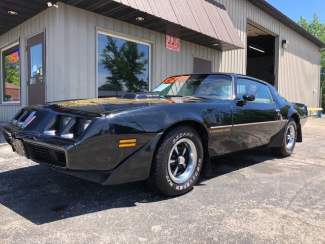 1981 Pontiac Trans Am. All original numbers matching car. 35,000 miles. Nice 1981 Pontiac Trans Am