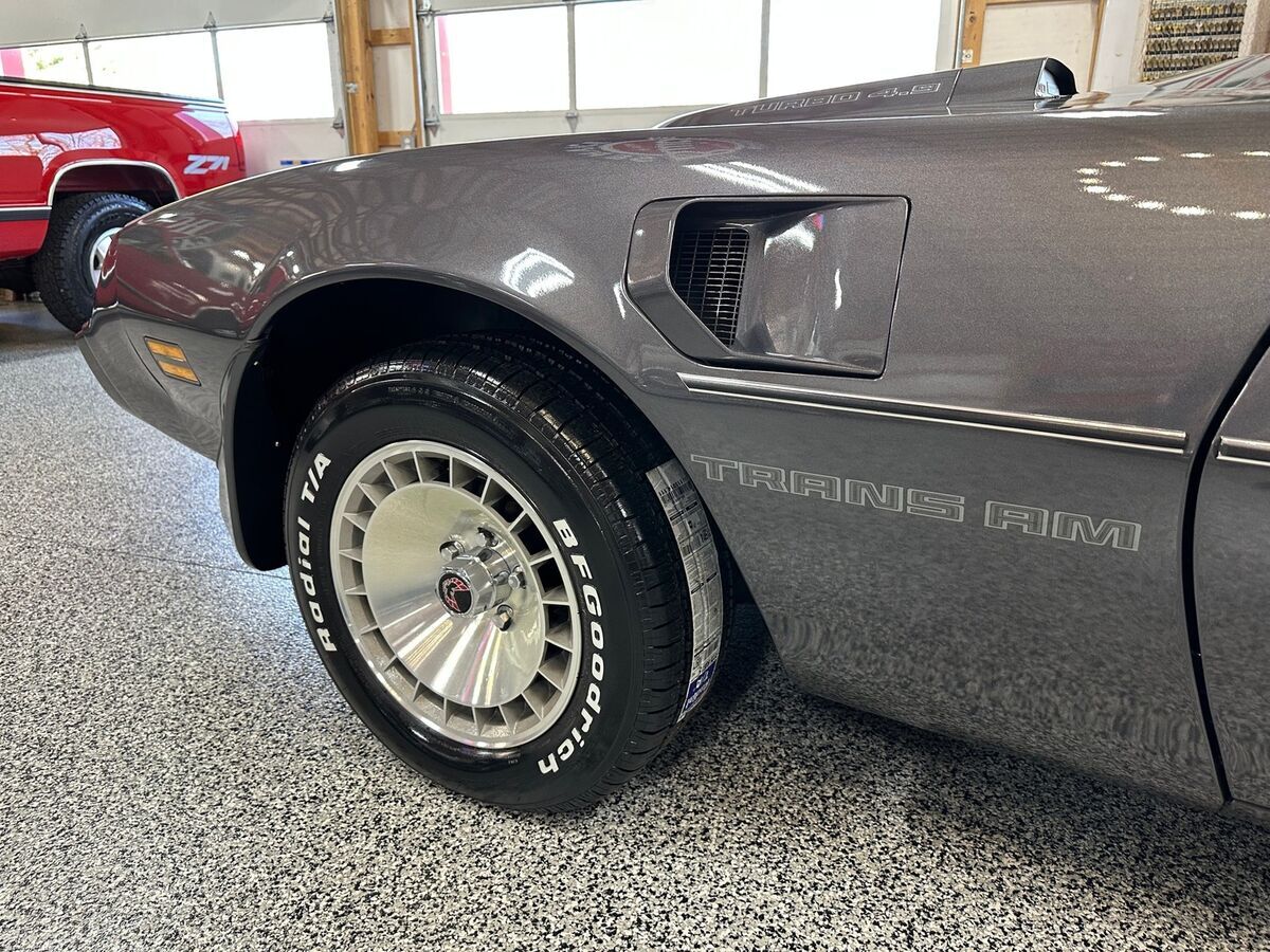 1981 Pontiac Firebird Turbo Trans Am Only 8,253 Miles WS6 T-Tops Time Capsule - photo 6