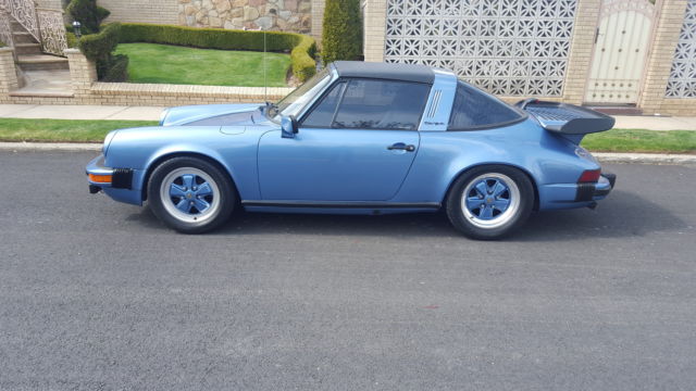 1981 Porsche 911 , low miles ,rare color ,records and manuals , clean car fax 1981 Porsche 911