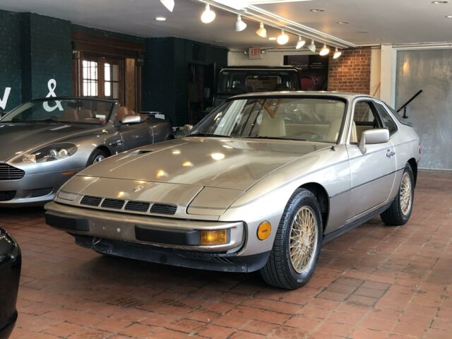 1981 Porsche 924 TURBO - photo 2