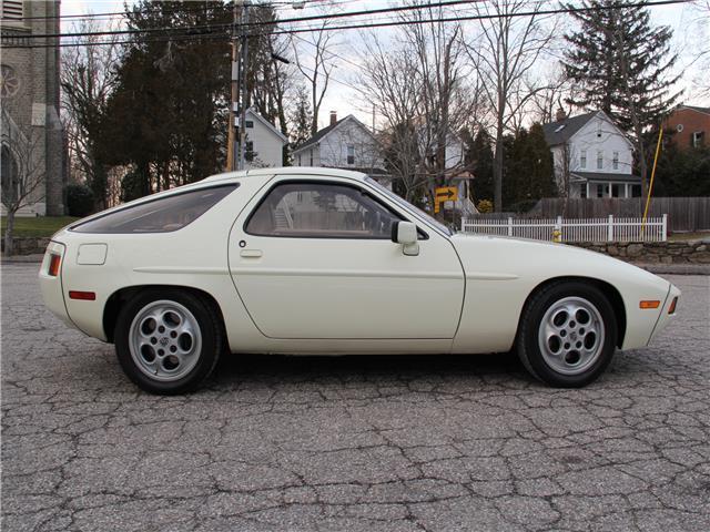 1981 Porsche 928 -- - photo 11