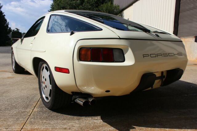 1981 Porsche 928 - photo 6