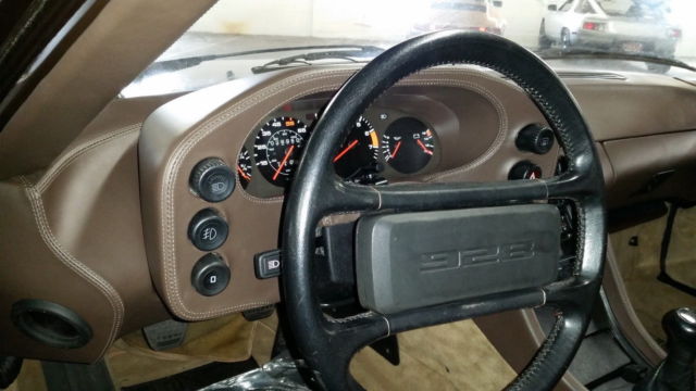 1981 Porsche 928 5-Speed Manual. 27K mi. Fully Documented. - photo 13