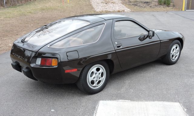 1981 Porsche 928 5-Speed Manual. 27K mi. Fully Documented. - photo 4