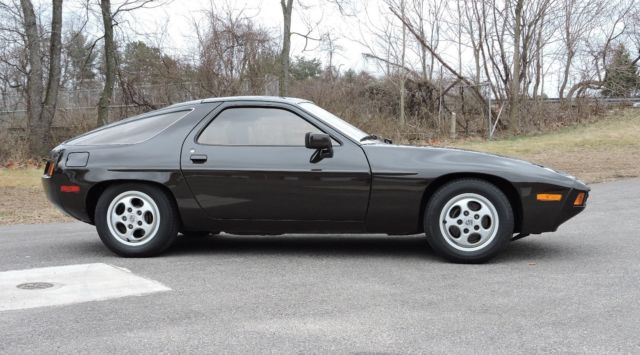 1981 Porsche 928 5-Speed Manual. 27K mi. Fully Documented. - photo 6