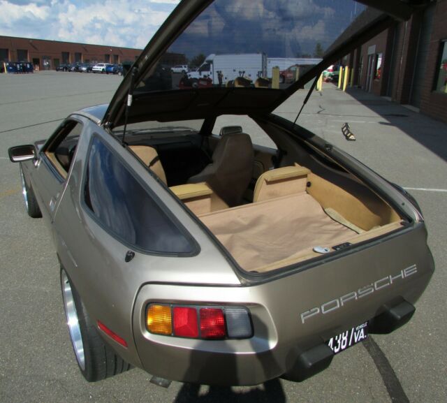 1981 Porsche 928 Supercharged - photo 11