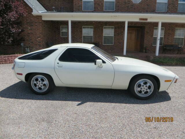 1981 Porsche 928 from the dry desert Southwest. 1981 Porsche 928 Base