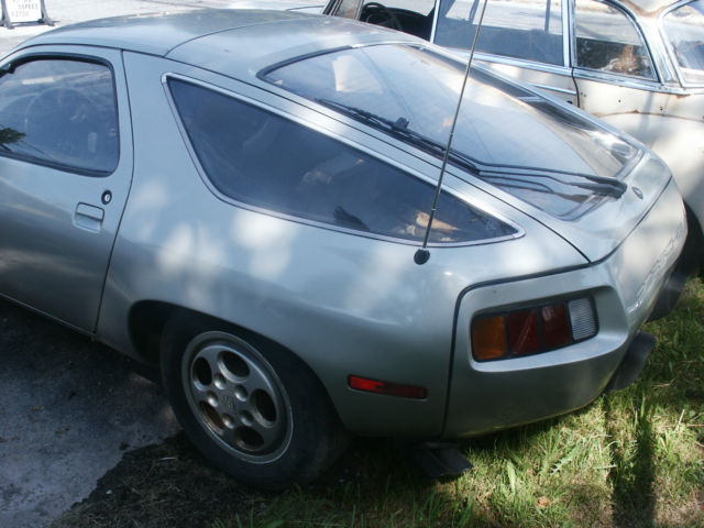 1981 Porsche 928 Sun Roof coupe - photo 4