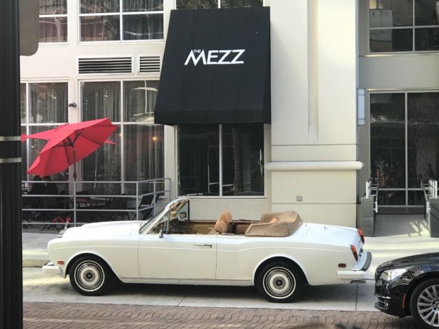 1981 Rolls-Royce Corniche - photo 2