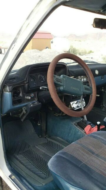 1981 Toyota Other 4x4 Custom Cab Truck with Chevy 4.3l V6 Engine - photo 8