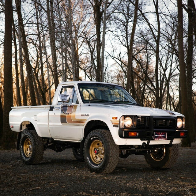 1981 Toyota 4x4 HiLux Truck "Sr5" 2.4L I4 8V Manual 1981 Toyota Tacoma 4X4