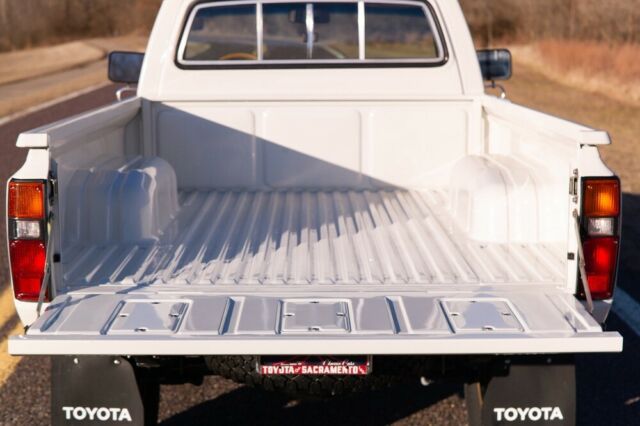 1981 Toyota Tacoma 4X4 - photo 10