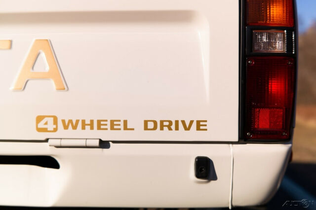 1981 Toyota Tacoma 4X4 - photo 12