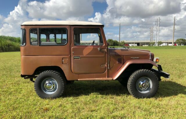 1981 Toyota Land Cruiser FJ40 - photo 5