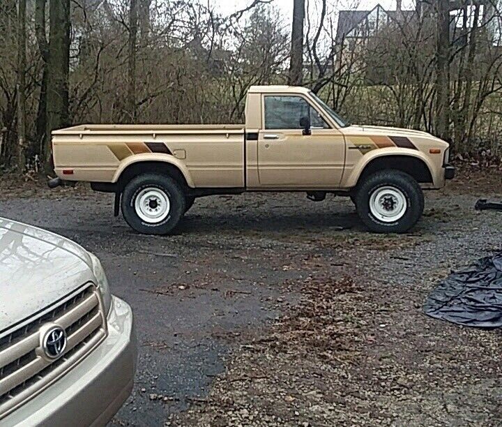 1981 Toyota Hilux 4x4 Pickup RN48 - photo 13