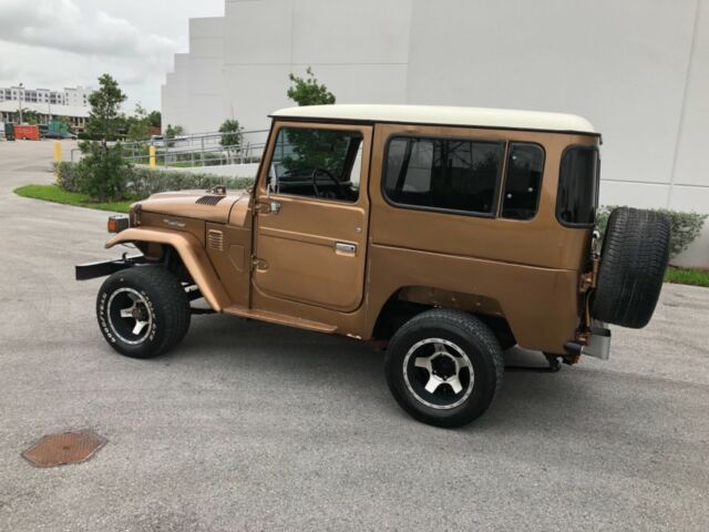 1981 Toyota Land Cruiser FJ40 - photo 4