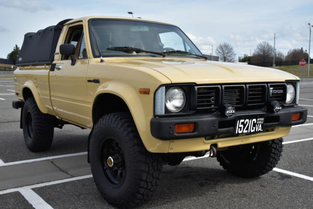 1981 Toyota Hilux SR5 Standard Cab Pickup 2-Door - photo 4