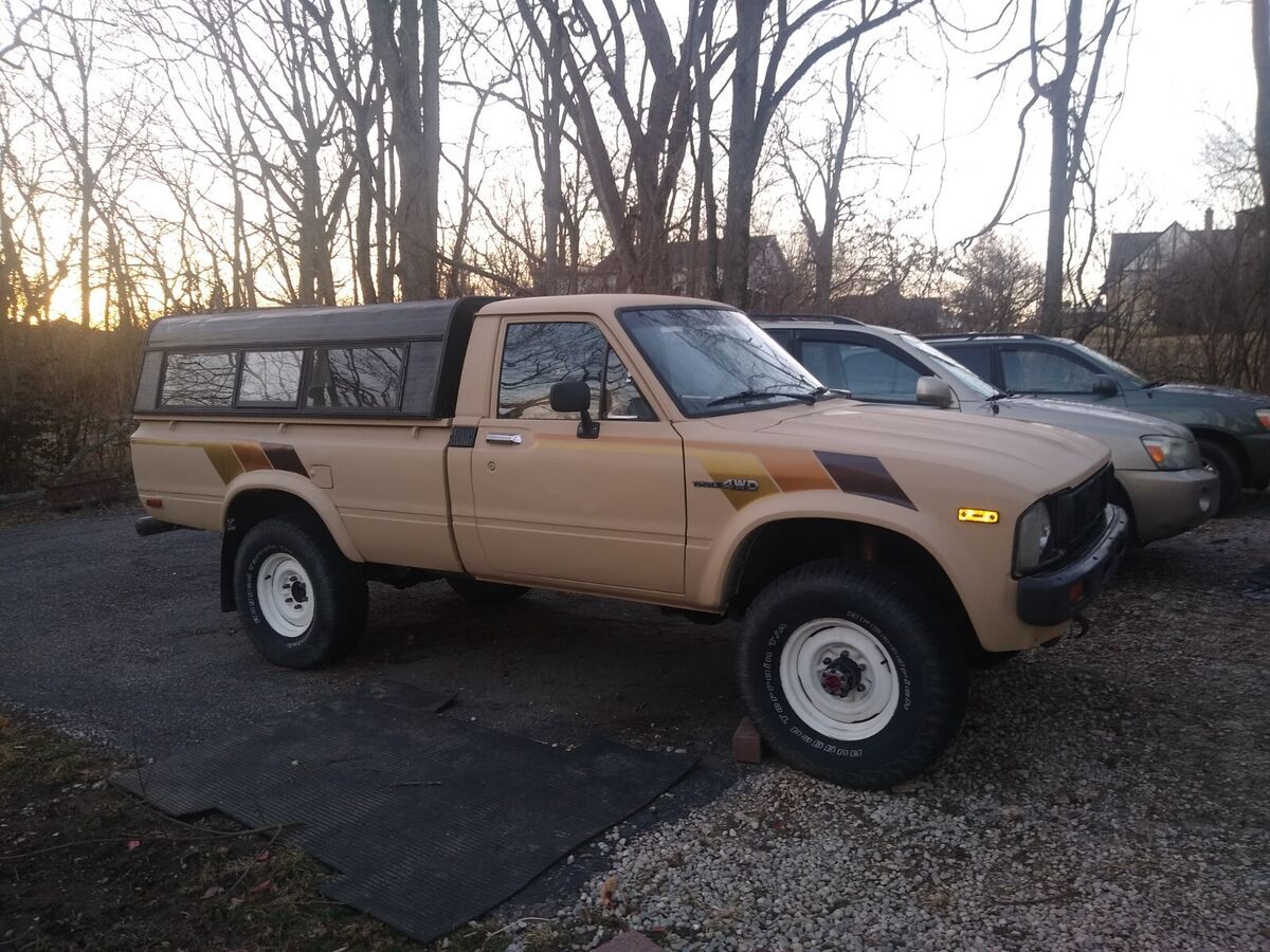 1981 Toyota Hilux 4x4 Pickup RN48 - photo 12