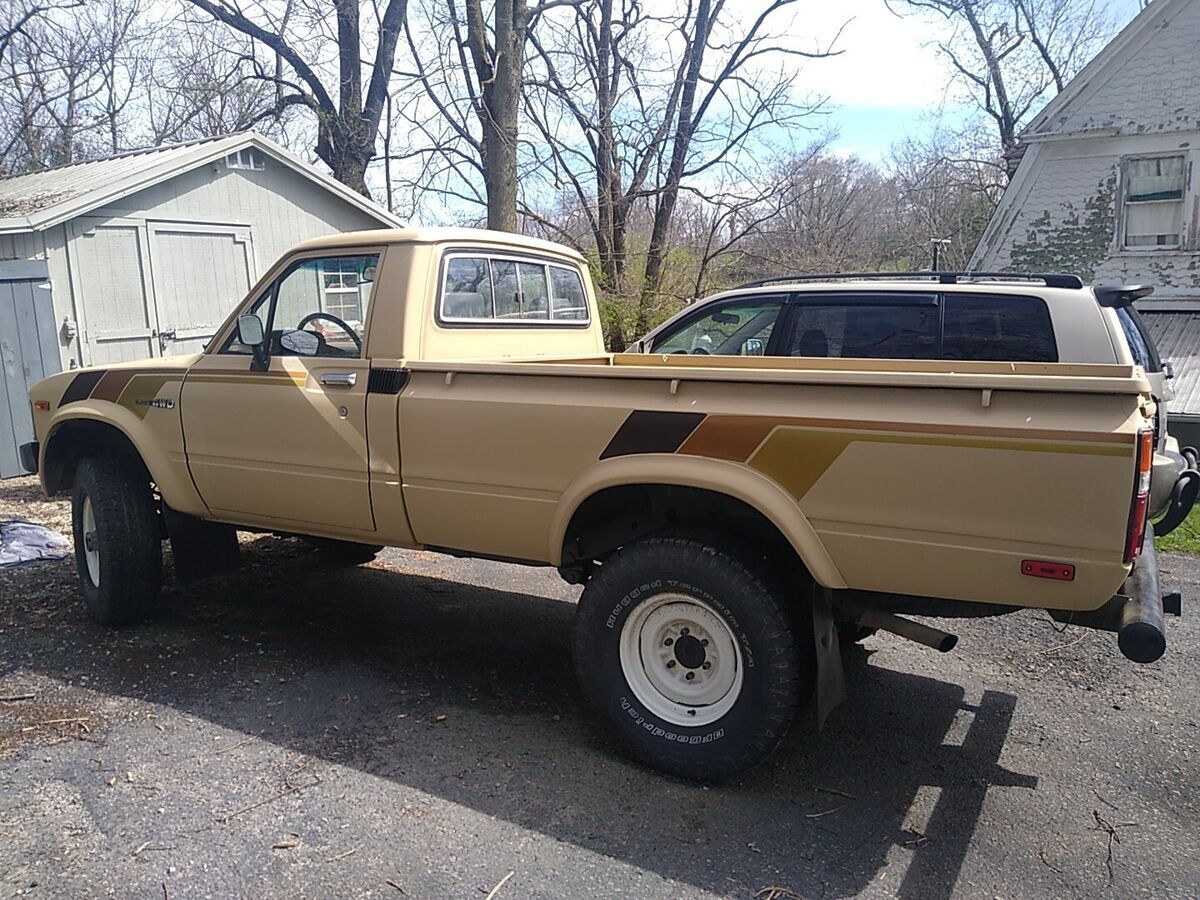 1981 Toyota Hilux 4x4 Pickup RN48 - photo 2