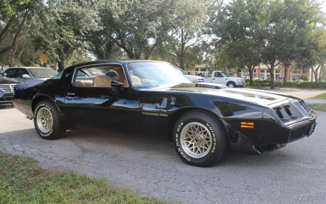 1981 Pontiac Firebird Trans Am Low Miles Restored - photo 11