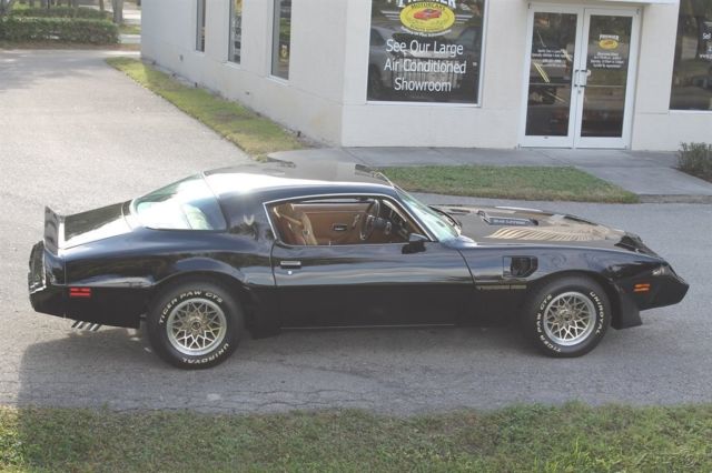 1981 Pontiac Firebird Trans Am Low Miles Restored - photo 12