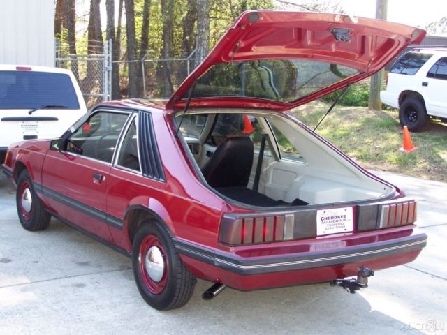 1981 Ford Mustang Ghia Hatchback 2-Door - photo 9