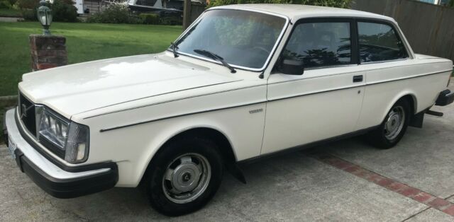 1981 Volvo 242 Restored Rebuilt Excellent Condition 1981 Volvo 240