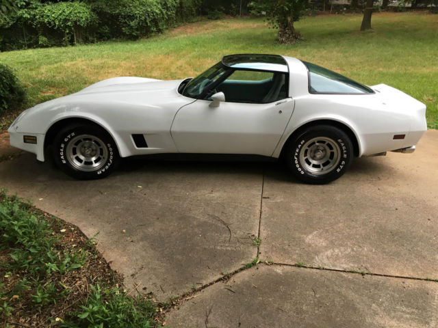 1981 Chevrolet Corvette - photo 3