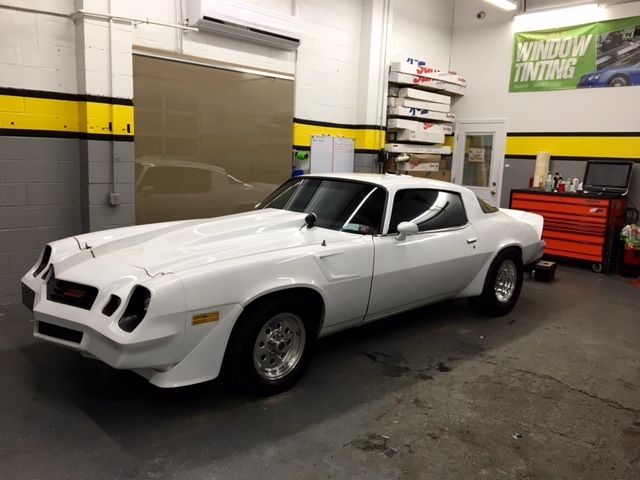 1981 WHITE Z28 CHEVY CAMARO MODIFIED 1981 Chevrolet Camaro Z 28