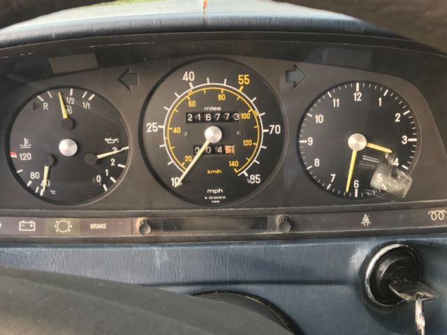 1981 Mercedes-Benz 240 D -- - photo 4