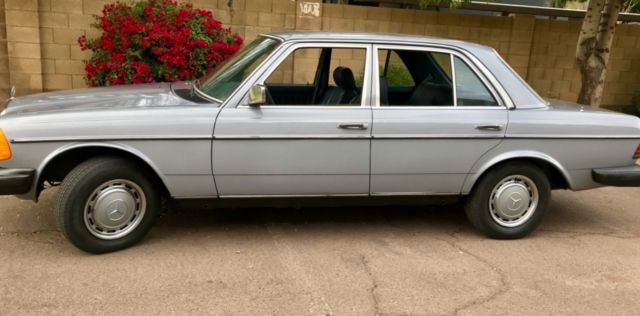 1981 Mercedes-Benz 240 D -- - photo 9